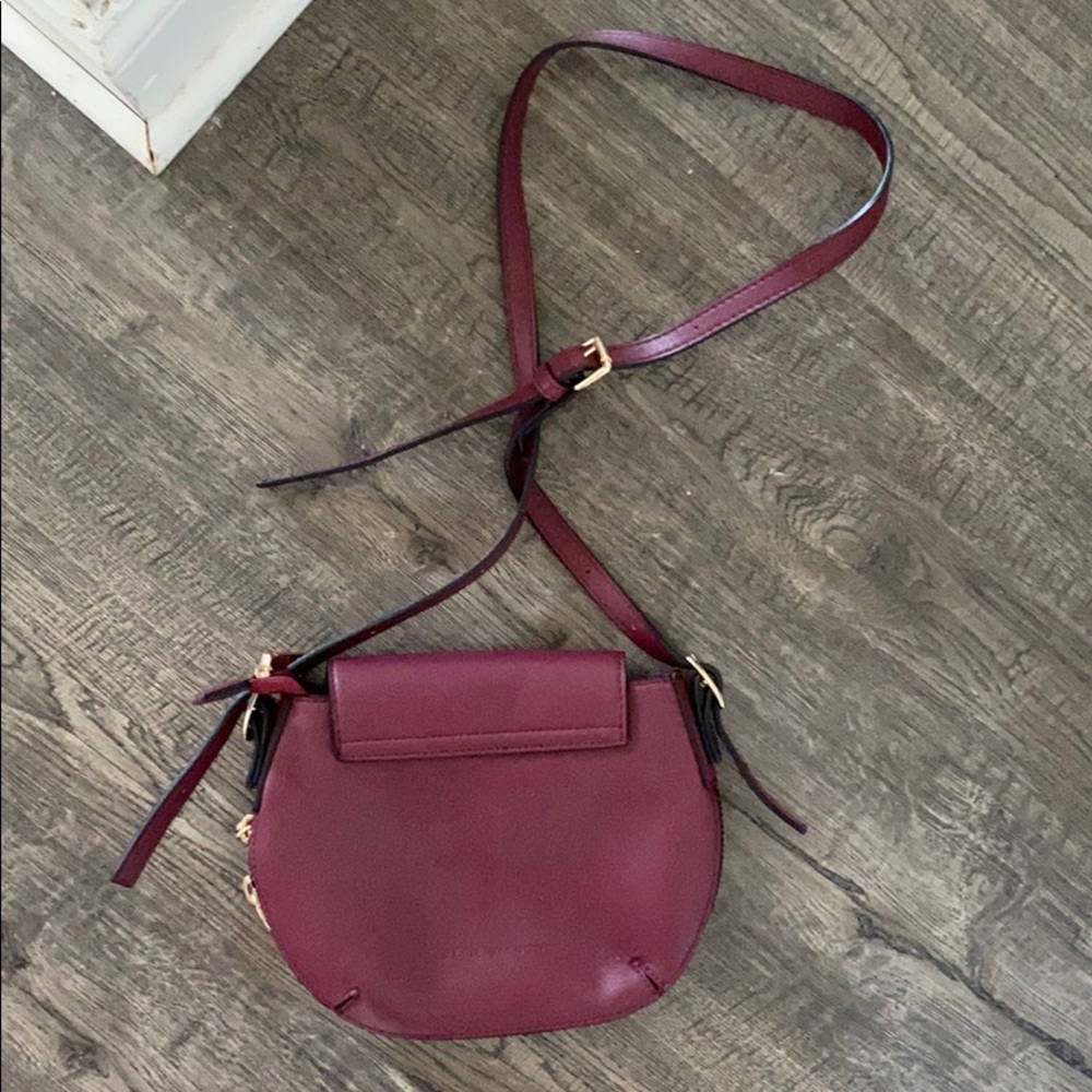 Lila expandable crossbody bag - Picture 2 of 3